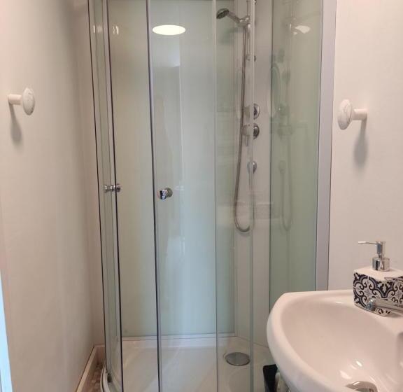 ガーデンビュースタンダードルーム, 16 Bel Air