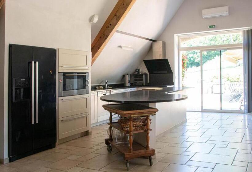 Дом 1 Спальня, Domaine De Janis & Spa