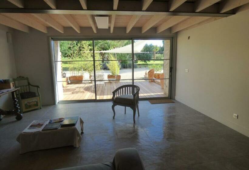 Номер Стандарт Вид на Сад, Domaine En Castanet