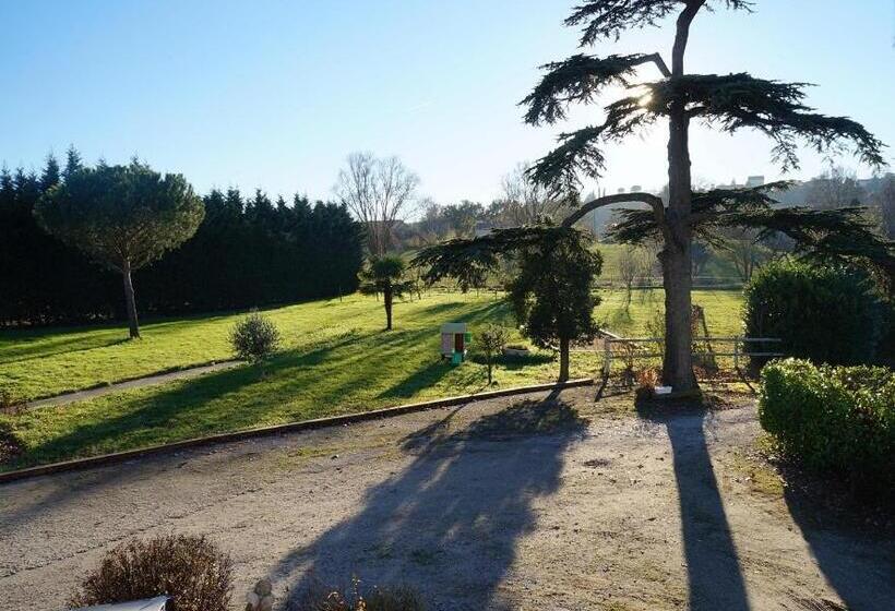 Номер Стандарт Вид на Сад, Domaine En Castanet