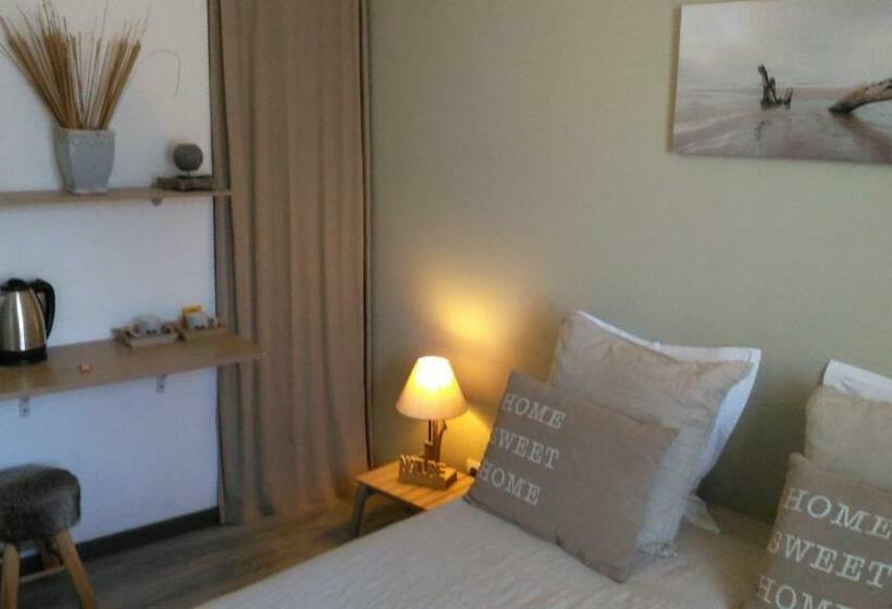 غرفة قياسية بالطابق الأرضى, Esprit Garrigues D Uzès