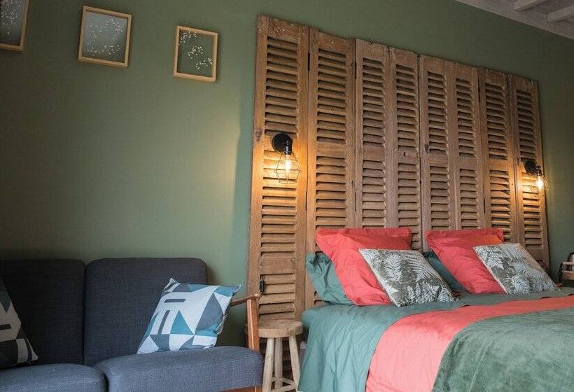 스탠다드 룸, Les Galapons