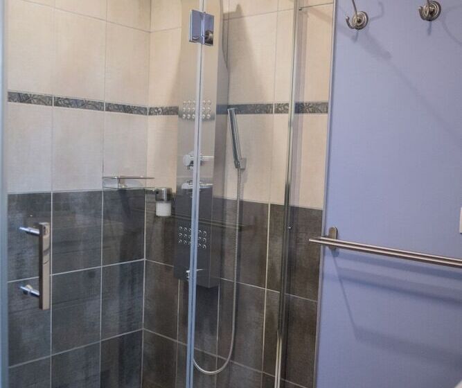 듀플렉스 스위트, Les Galapons