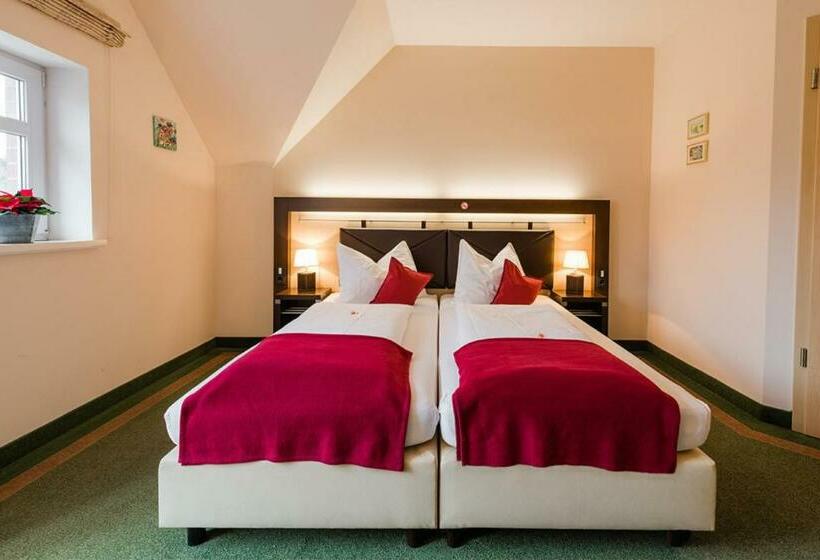 标准单人间, Am Fischerhafen