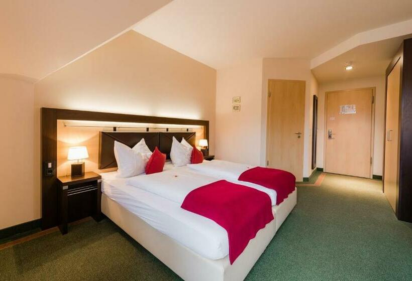 标准单人间, Am Fischerhafen