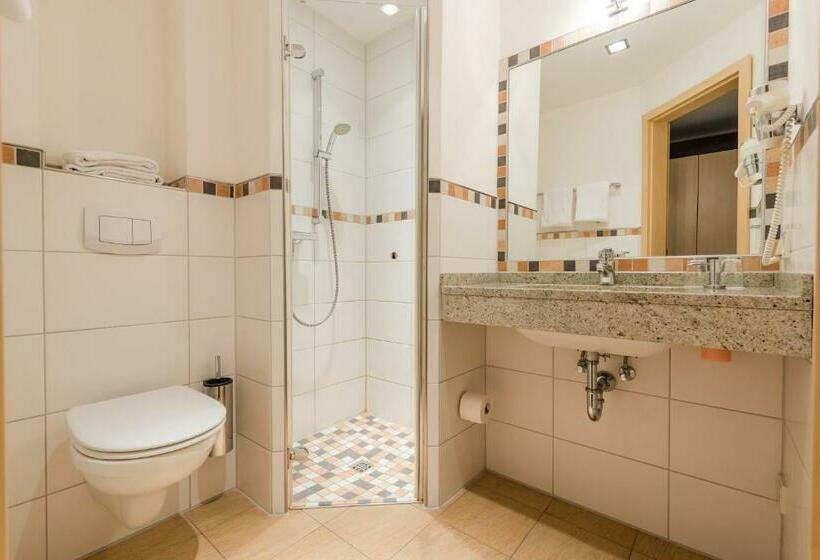 家庭间, Am Fischerhafen