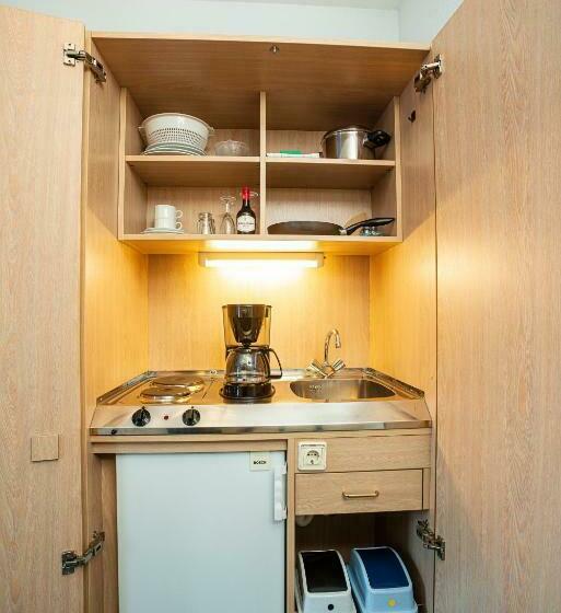 סוויטת ג'וניור, Apart