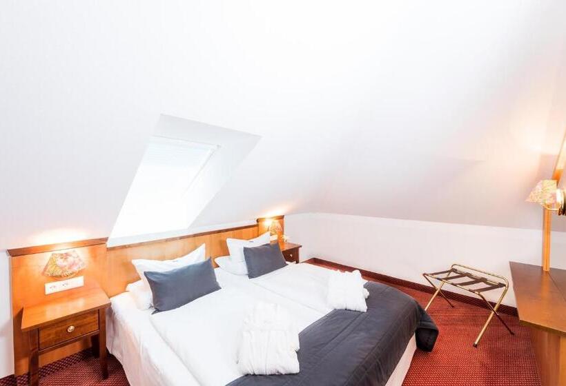 패밀리 룸, Bel Air Strandhotel Glowe