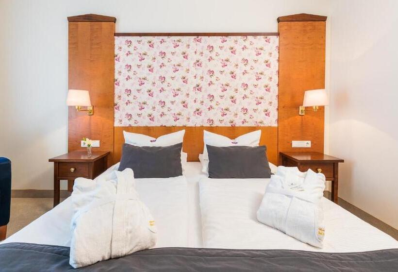 디럭스 룸, Bel Air Strandhotel Glowe