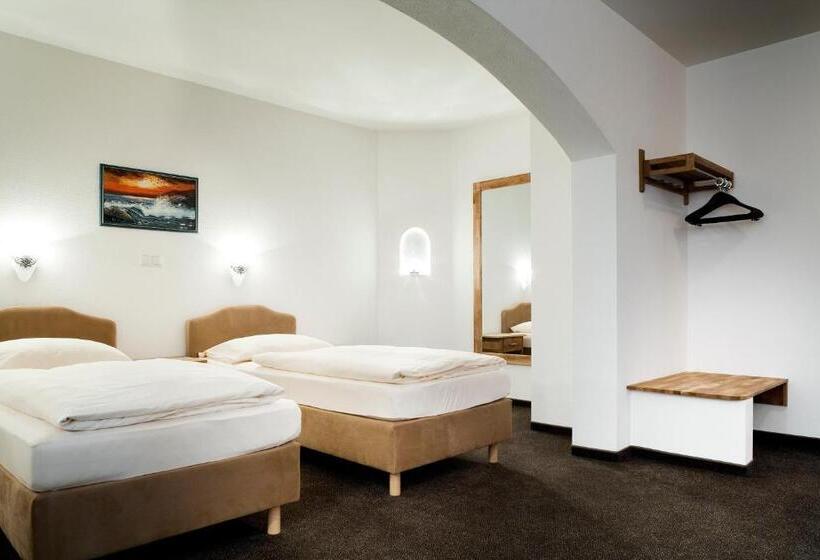 디럭스 트리플 룸, Echinger Hof