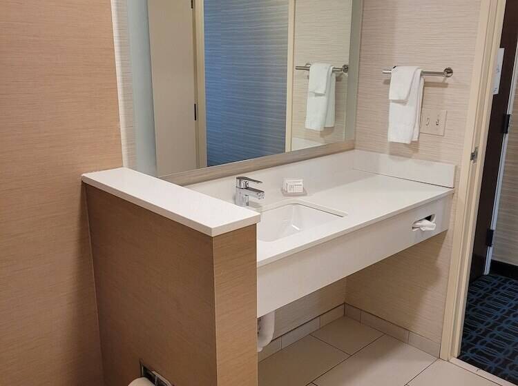 جناح, Fairfield Inn & Suites By Marriott Butte