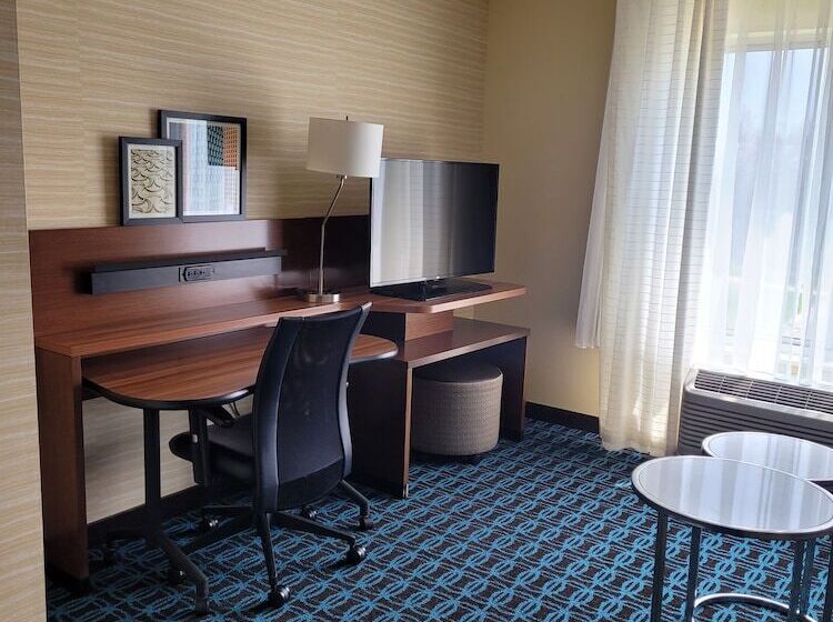 Люкс, Fairfield Inn & Suites By Marriott Butte