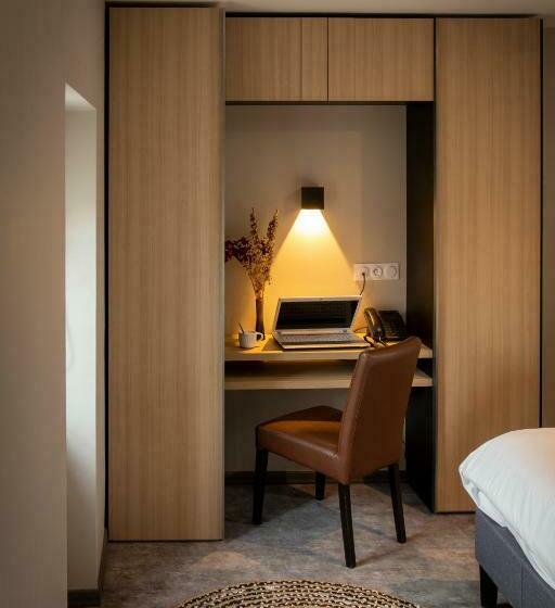 주니어 스위트, Restaurant Les 3 Piliers