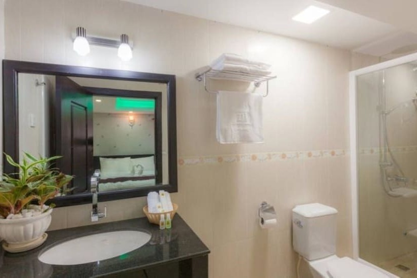 Номер Стандарт Индивидуальный, Seventh Heaven Hotel And High Bar