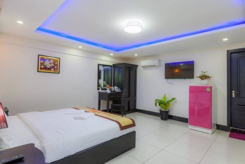 Люкс Повышенной Комфортности, Seventh Heaven Hotel And High Bar