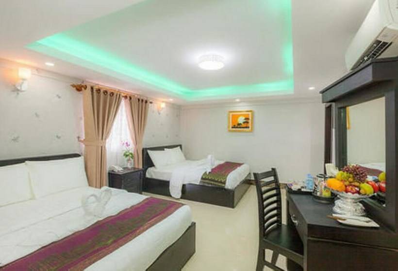 Люкс Повышенной Комфортности, Seventh Heaven Hotel And High Bar