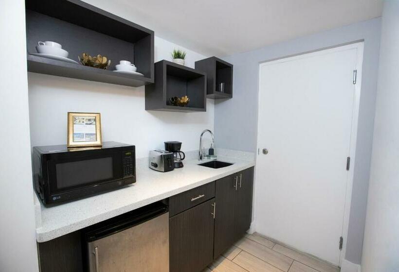 Студия Стандарт, Waterside Hotel And Suites