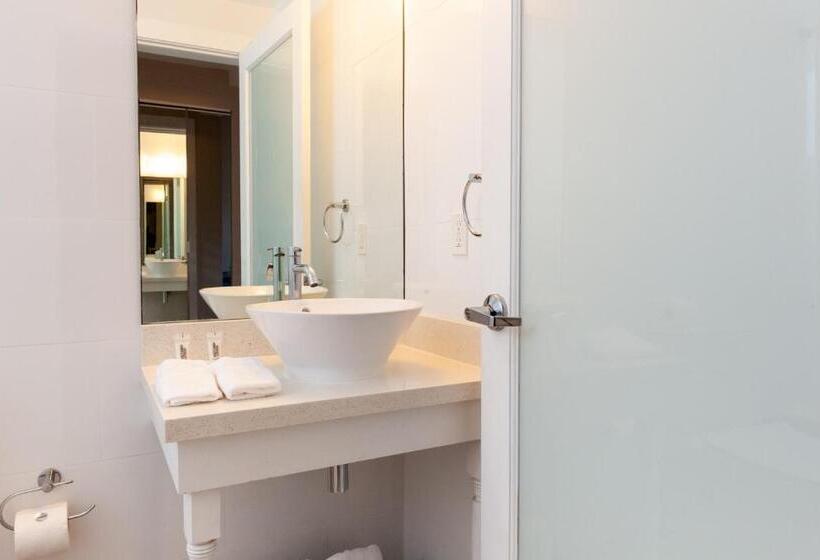 Студия Стандарт, Waterside Hotel And Suites