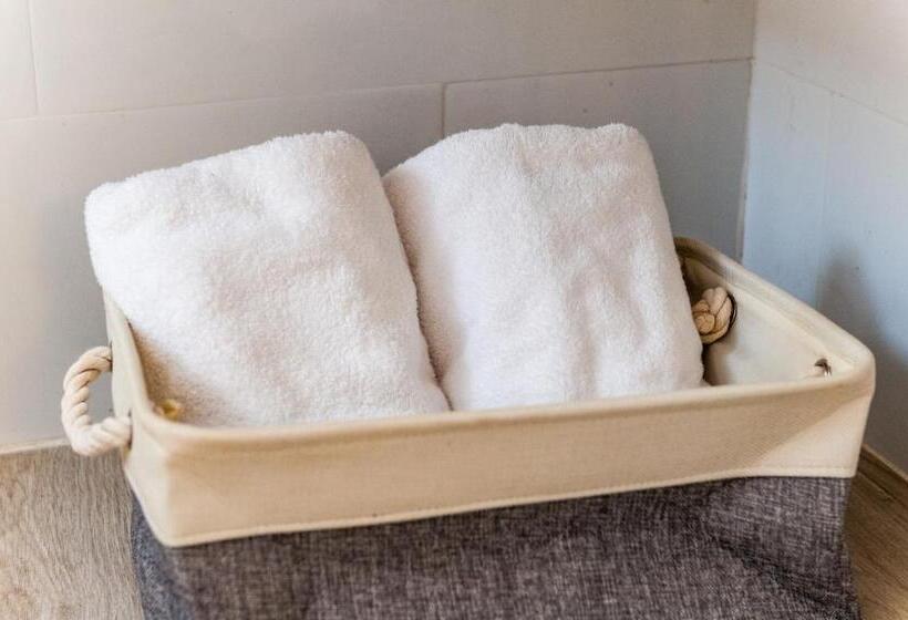 סוויטה, Waterside Hotel And Suites