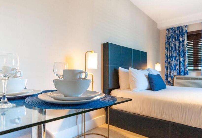 Студия Стандарт, Waterside Hotel And Suites