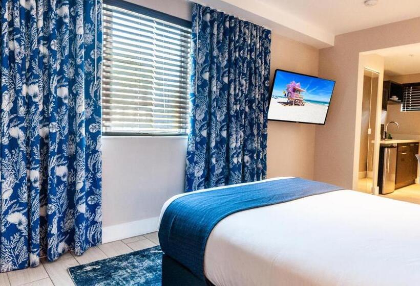 Студия Стандарт, Waterside Hotel And Suites