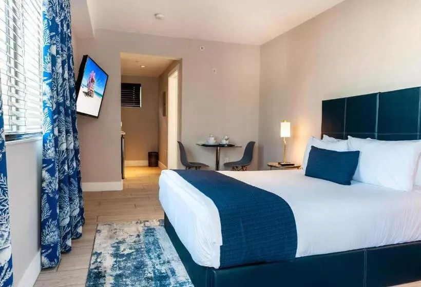 استودیوی استاندارد, Waterside Hotel And Suites