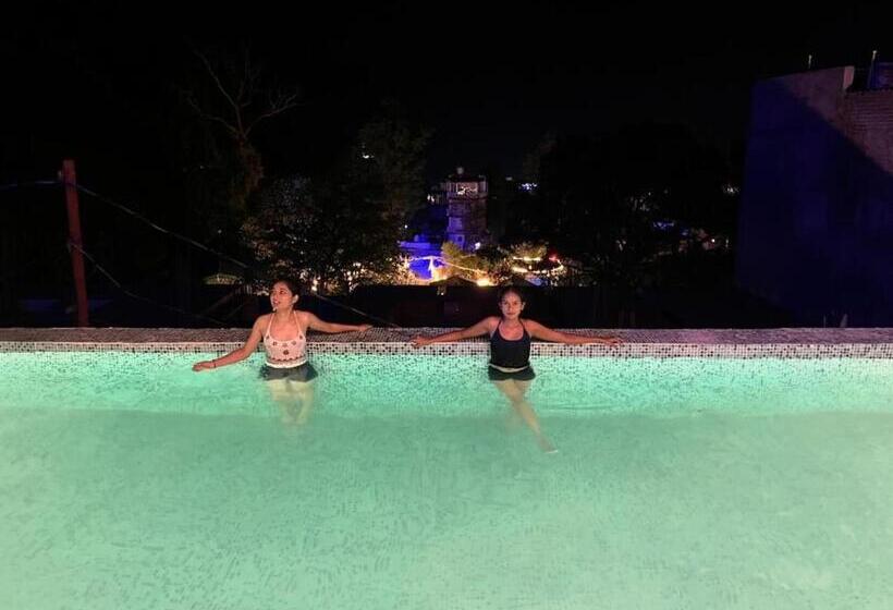 발코니가 있는 스위트, Bonfire Hostels Rishikesh
