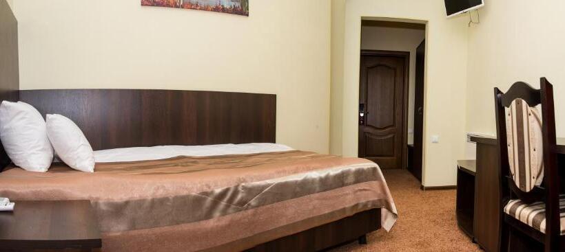 اتاق استاندارد یک نفره, 12 Months Mini