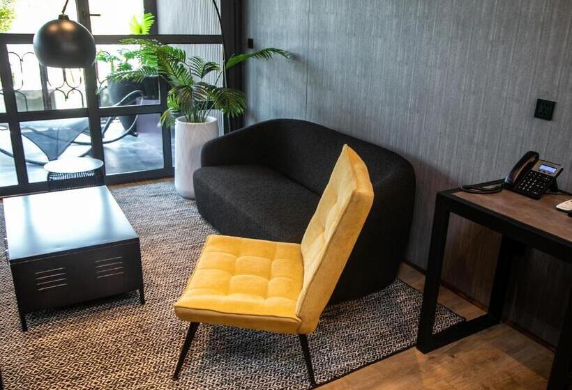 اتاق لوکس, Cargo88