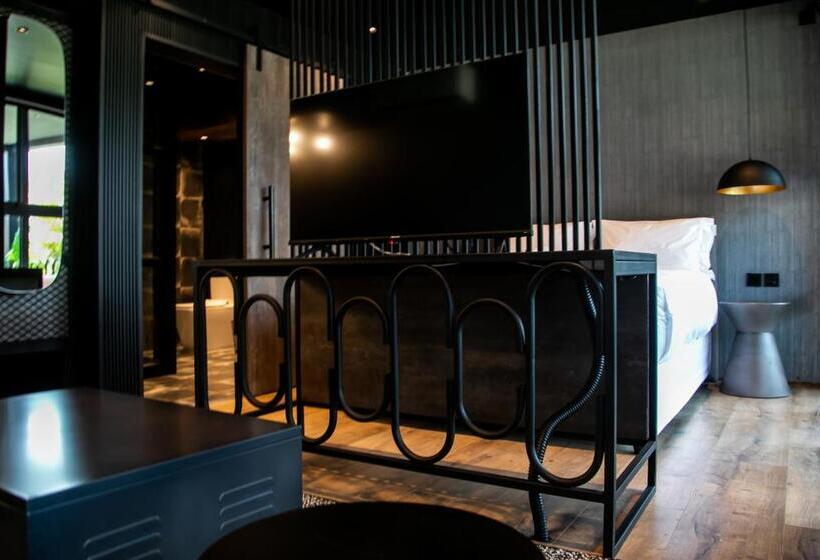 اتاق لوکس, Cargo88