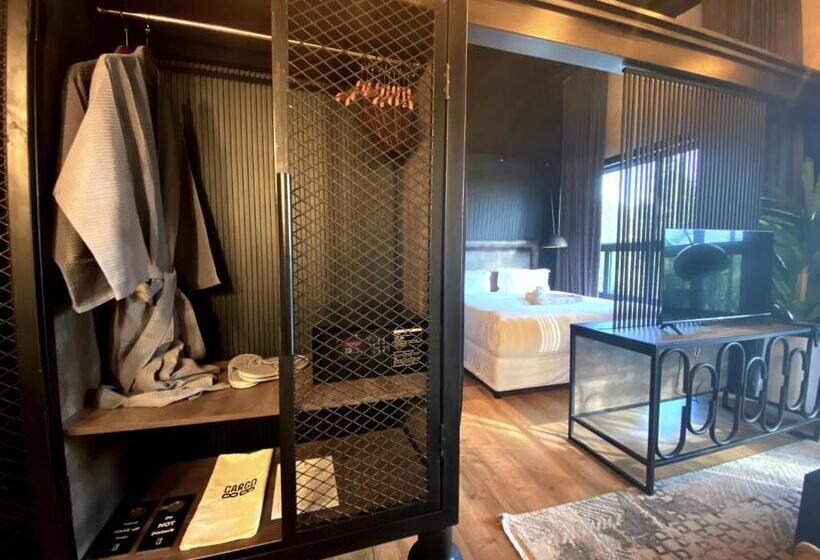 اتاق لوکس, Cargo88