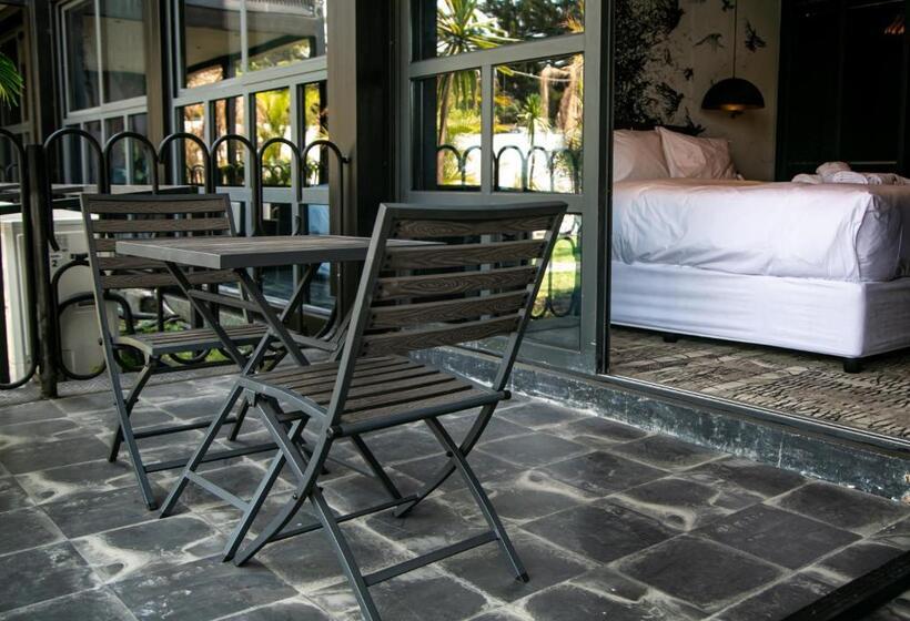 اتاق خانوادگی, Cargo88