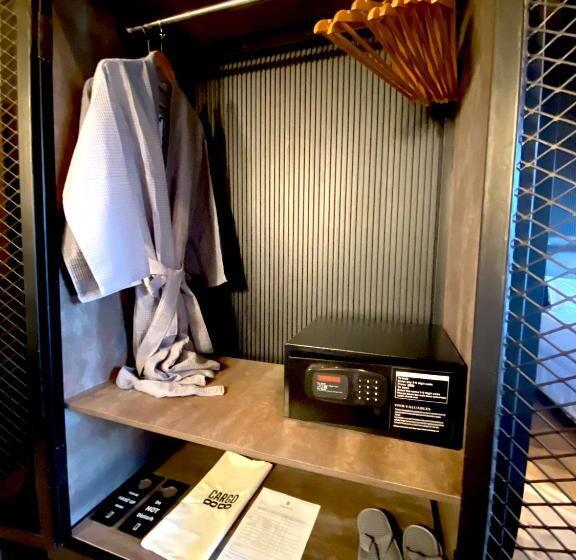 اتاق استاندارد با تخت بزرگ, Cargo88