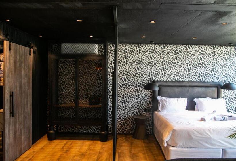 اتاق استاندارد با تخت بزرگ, Cargo88