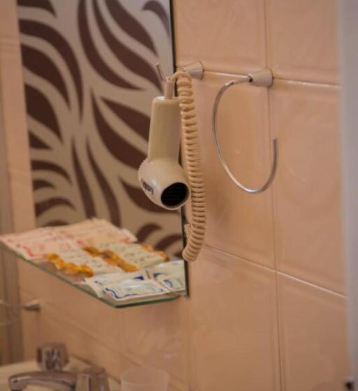 شقة غرفتين, El Libertador