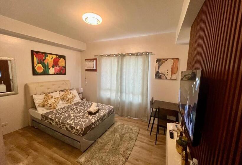 استودیو خانوادگی, Mesavirre Garden Residence