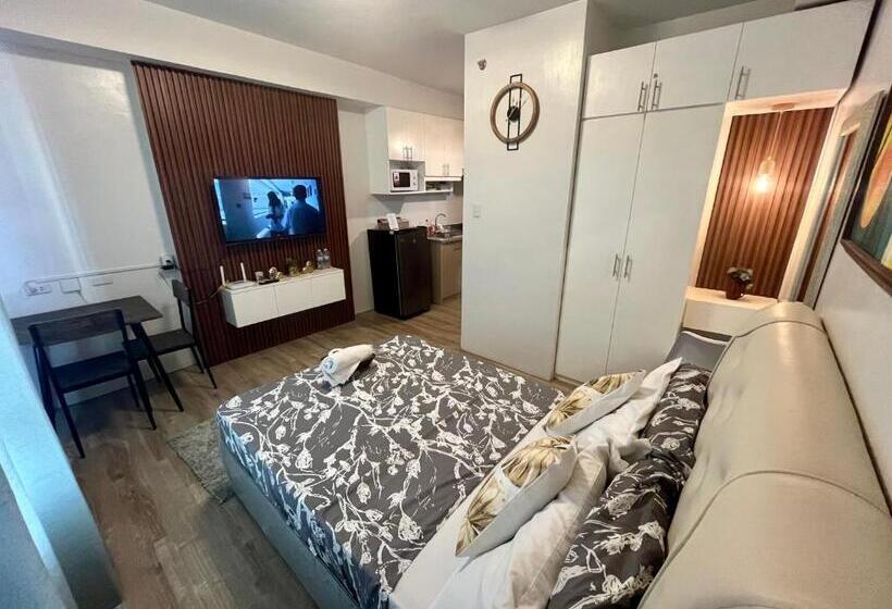 استودیو خانوادگی, Mesavirre Garden Residence