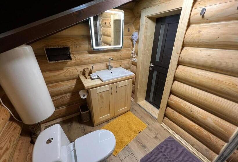 اتاق لوکس با بالکن, Berben House