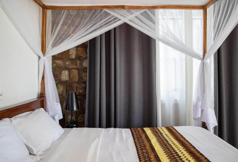 اتاق استاندارد با چشم‌انداز دریاچه, Kay Sun