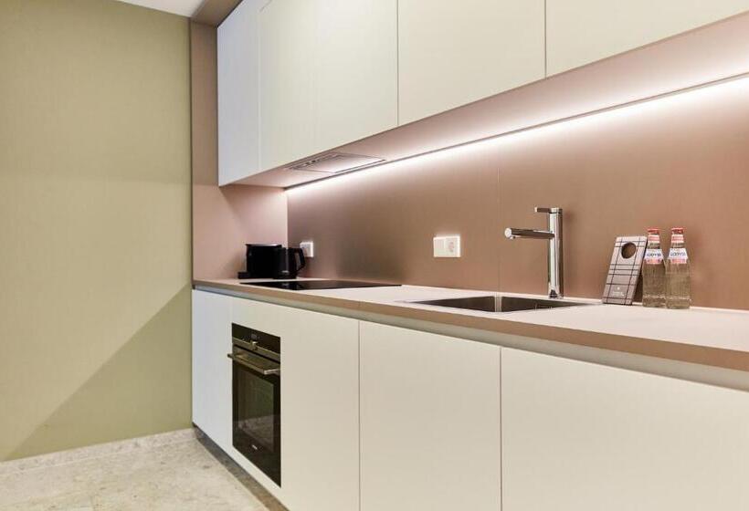آپارتمان 1 خوابه با بالکن, Résidence Du Lys   Perrin Apartments