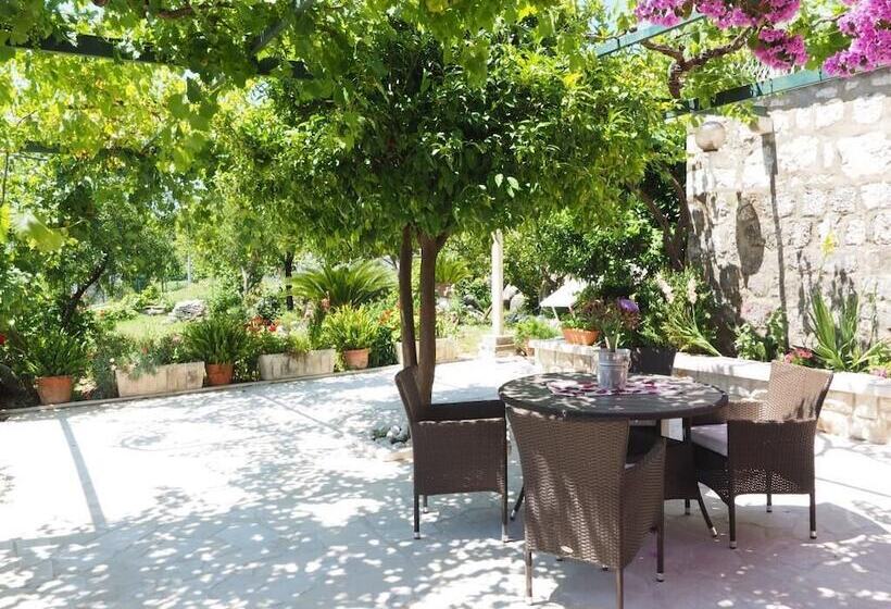 غرفة قياسية مطلّة علي البحر مزوَّدة بشُرفة, Apartments & Room Eva Slano