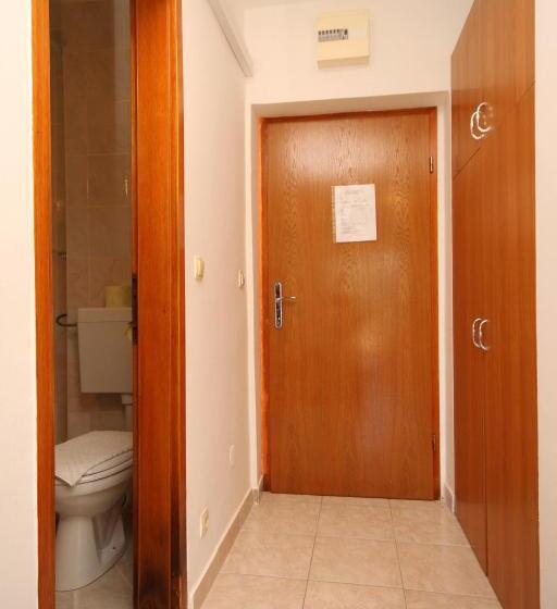 إستوديو قياسى مطل على البحر مزوَّد بشرفة, Apartments & Room Eva Slano