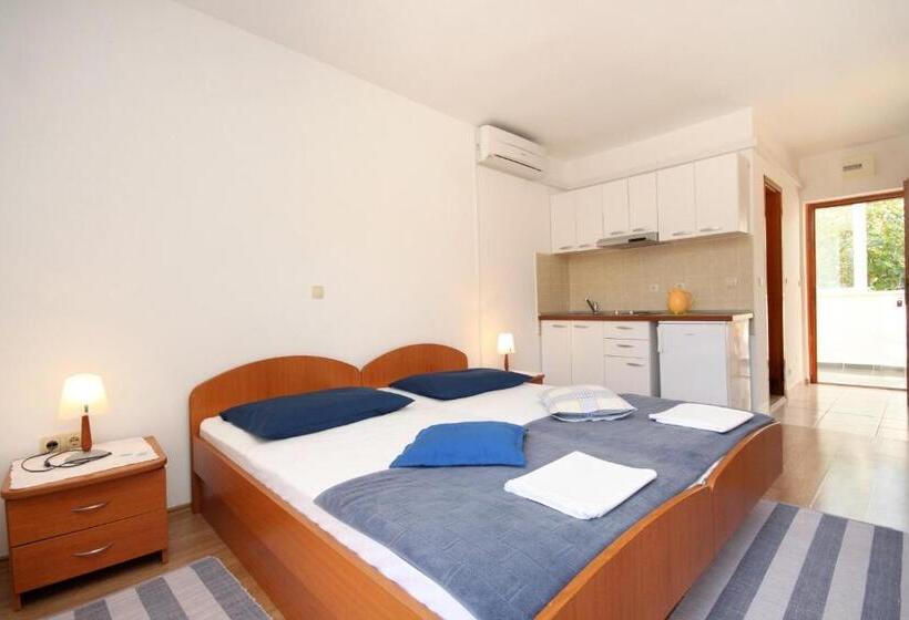 إستوديو قياسى مطل على البحر مزوَّد بشرفة, Apartments & Room Eva Slano