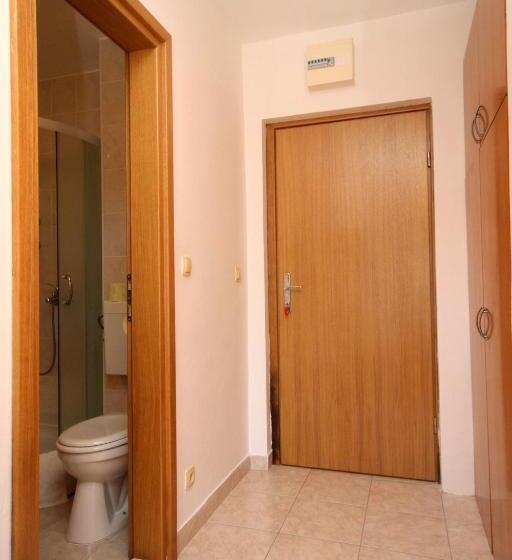 إستوديو قياسى مطل على البحر مزوَّد بشرفة, Apartments & Room Eva Slano