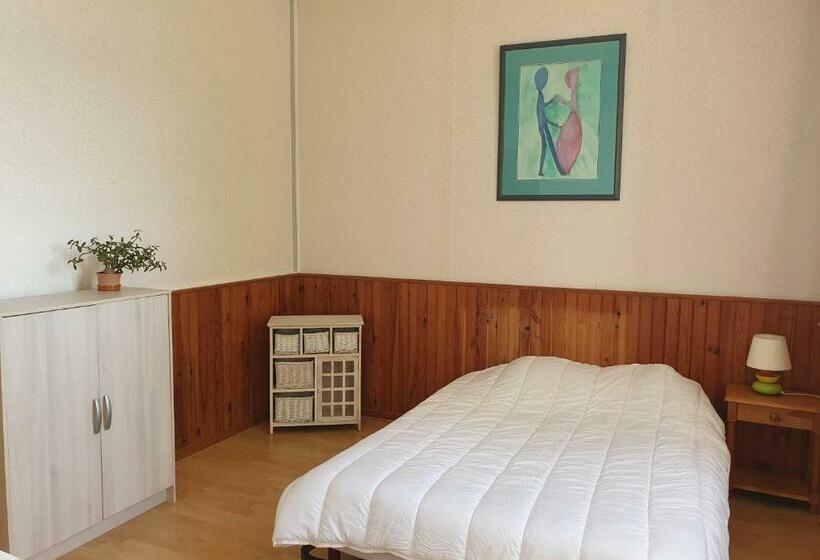 חדר סטנדרט חדר אמבטיה משותף, Camping Des 2 Rives  Chambres