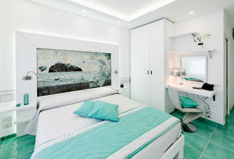 اتاق لوکس با چشم‌انداز دریا, La Madegra Seasuite