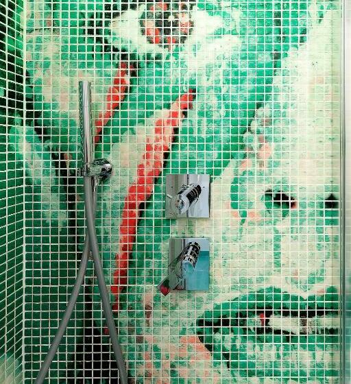 اتاق لوکس با چشم‌انداز دریا, La Madegra Seasuite