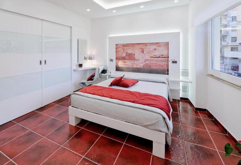 اتاق خانوادگی با چشم‌انداز جانبی دریا, La Madegra Seasuite