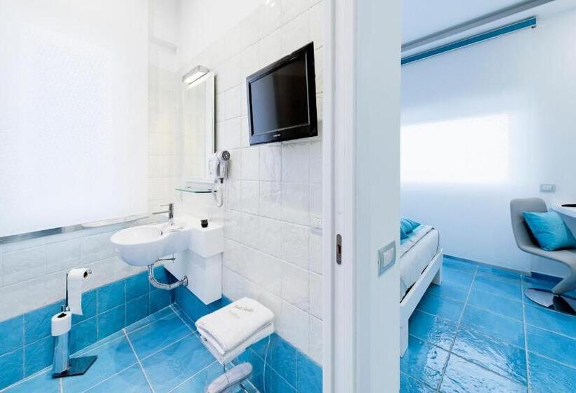 اتاق لوکس با چشم‌انداز دریا, La Madegra Seasuite