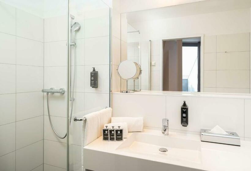 高级三人间, Elaya Leipzig City Center